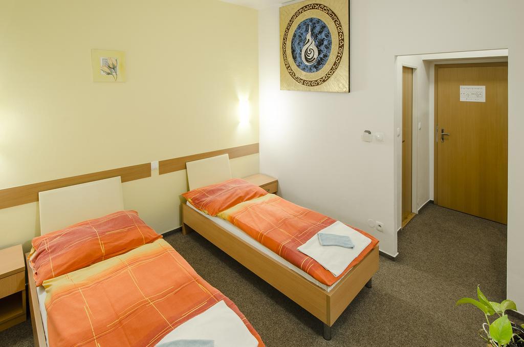 Hotel Imos ปราก ภายนอก รูปภาพ